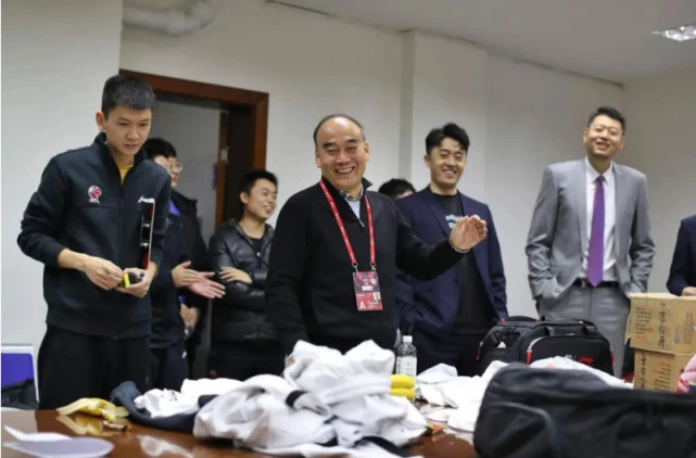 业余篮球爱好者如何提高训练中的毅力?_0